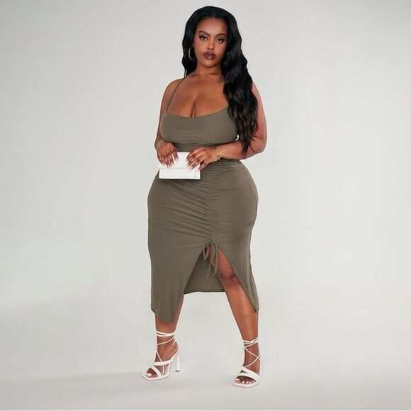 NWT PrettyLittleThing Khaki Soft Touch Jersey Ruched Midi Dress Plus Size 14 - Picture 1 of 4